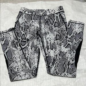 Snakeskin Print Women's Leggings EUC